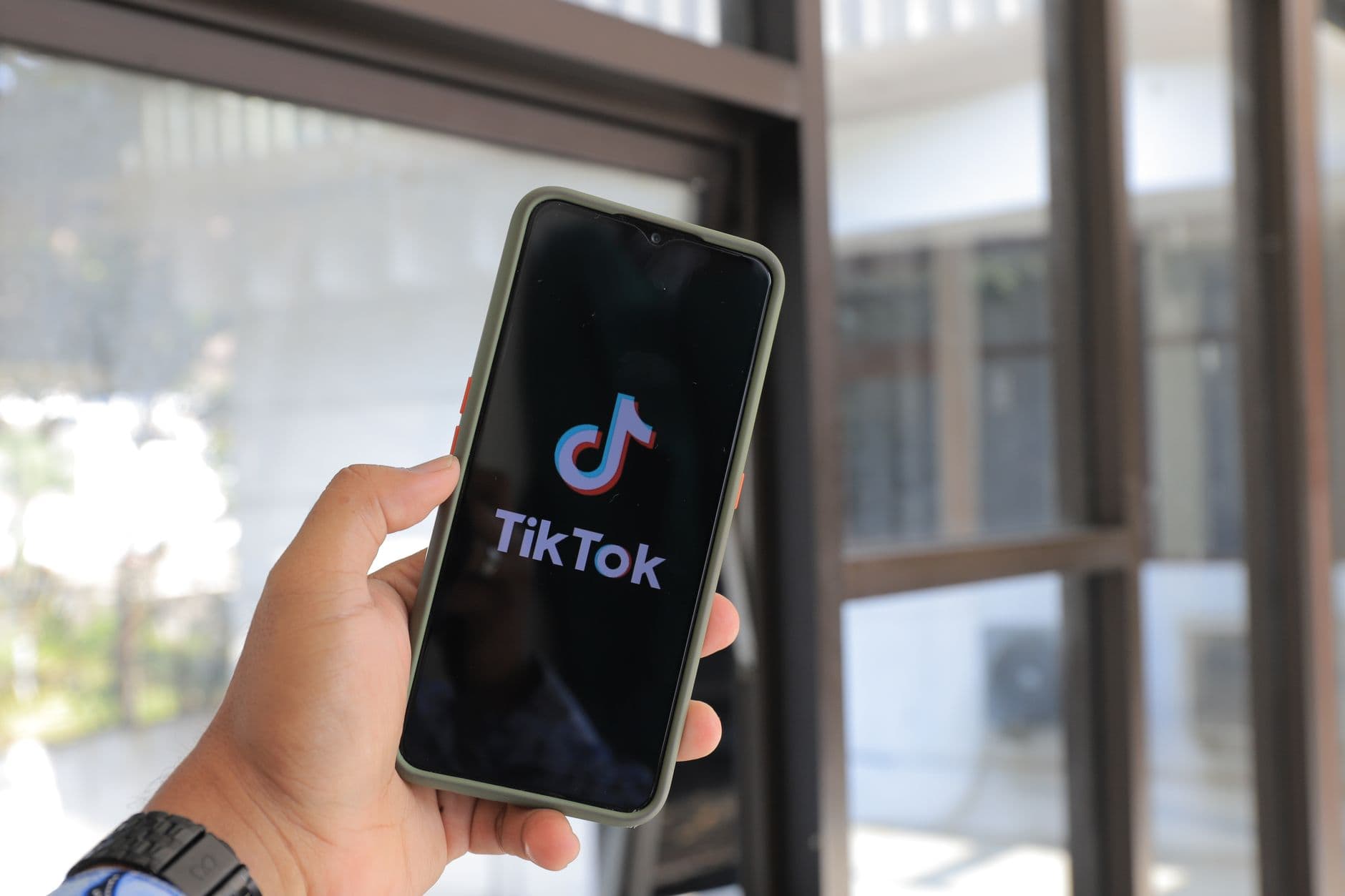 Cách phân bổ ngân sách Facebook và TikTok cho shop mới