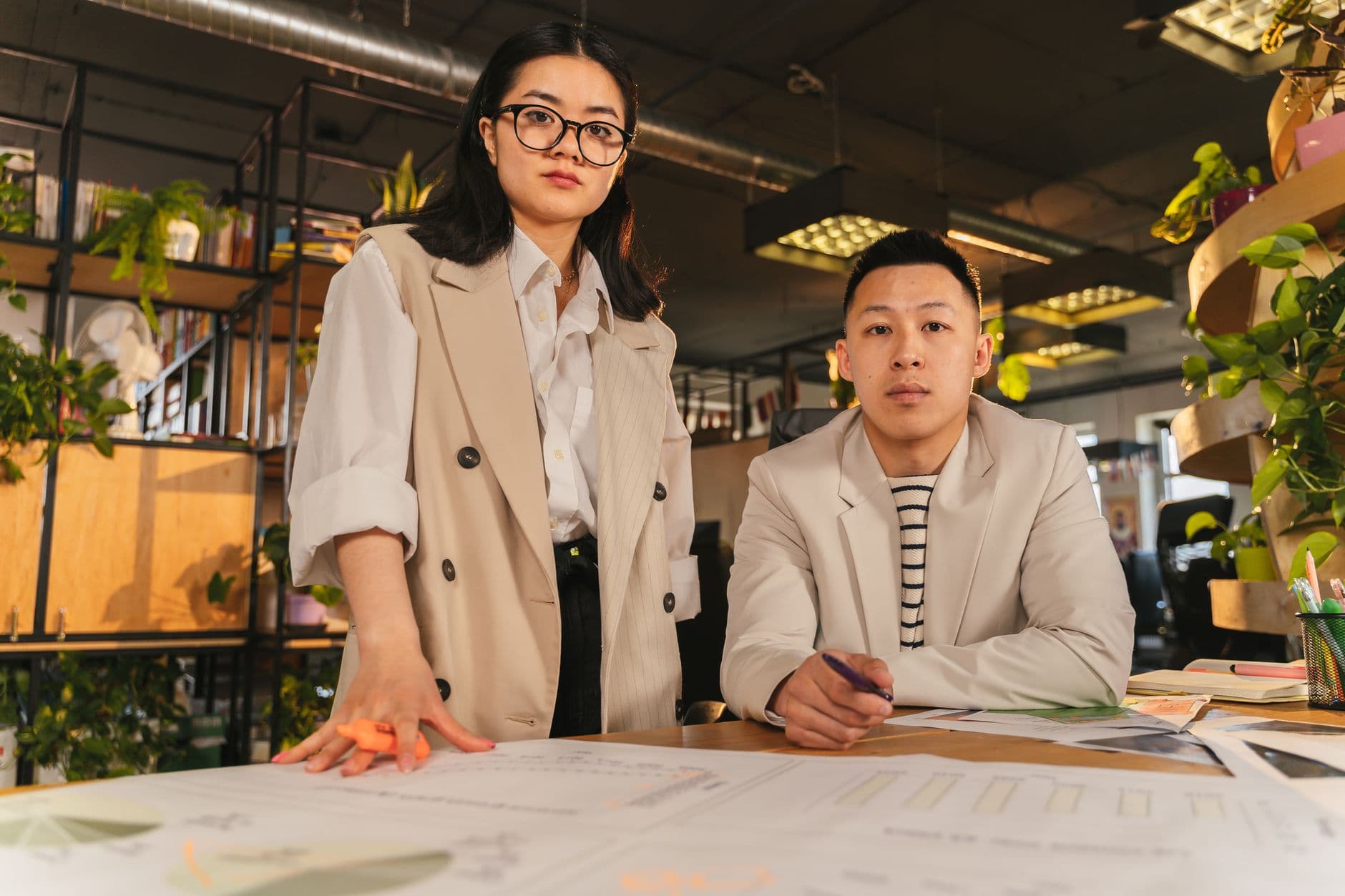 Booking báo chí mỹ phẩm: Quy định, chi phí và quy trình chuẩn